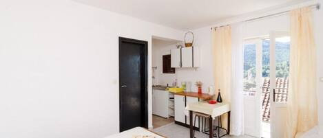 Tabla de planchar con plancha