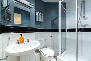 Apartment | Bathroom