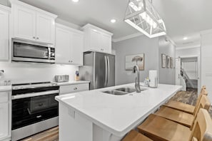 House, Multiple Beds, Patio, Garden View | Private kitchen | Fridge, microwave, oven, stovetop