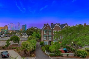 Exterior - 3story beachside downtown  skywheel house/hot tub/arcade/PETS (Myrtle Beach)