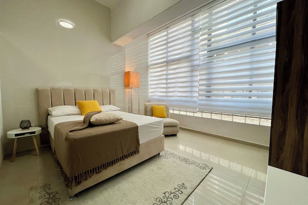 1 quarto, Wi-Fi de cortesia, roupa de cama