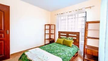 2 Schlafzimmer, BĂŒgeleisen/BĂŒgelbrett, WLAN, BettwĂ€sche