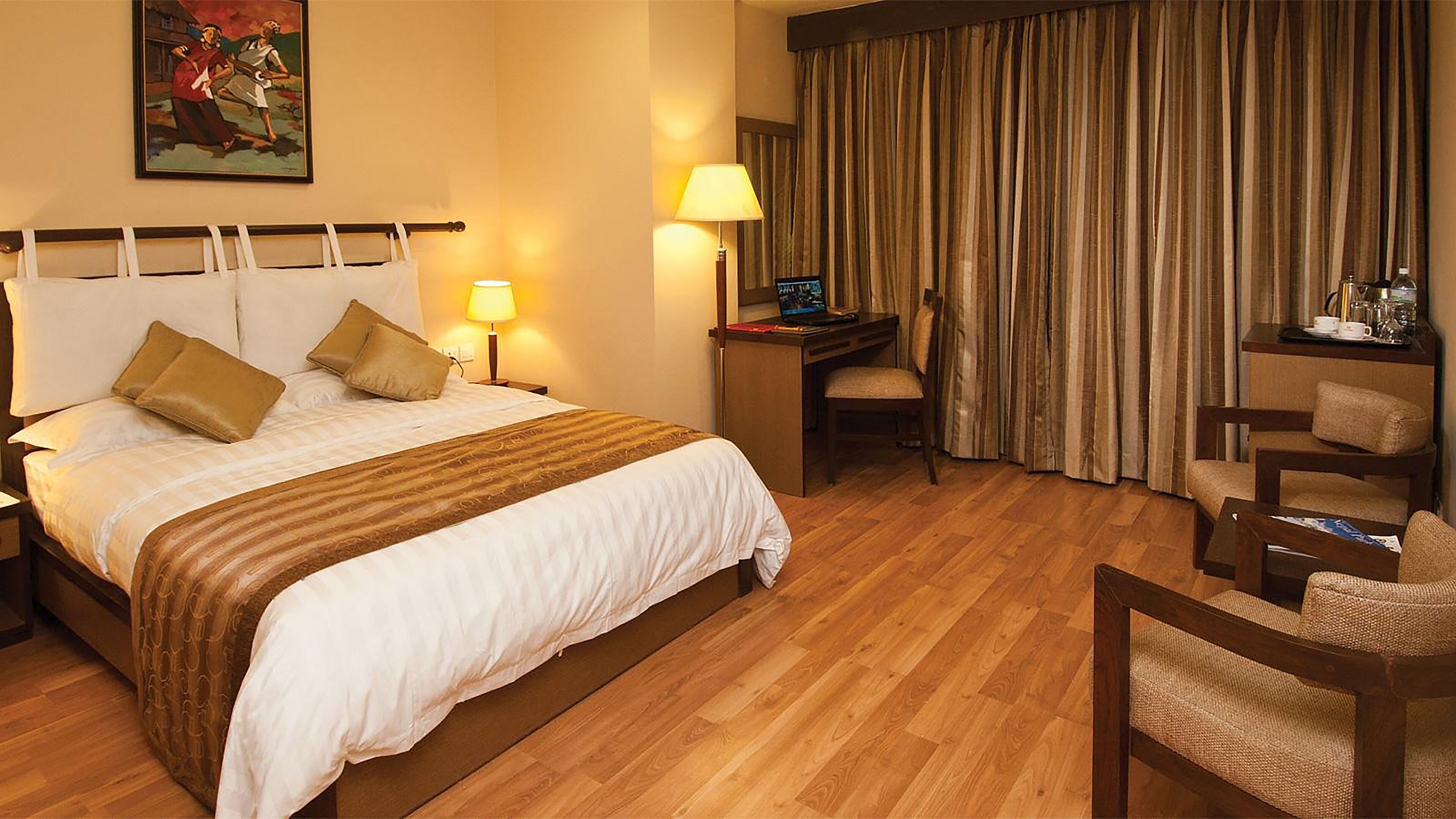 Standard Room | Egyptian cotton sheets, premium bedding, soundproofing, WiFi (free)
