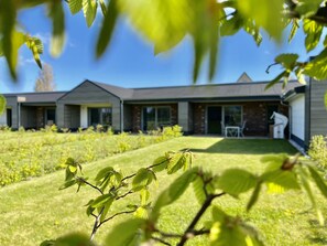 Exterior - Terrasse und Garten mit Meerblick am Naturschutzgebiet Riedensee 800m zum Strand (Bastorf)