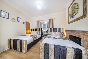 1 bedroom, WiFi, bed sheets - Enjoy a Wonderful and Relaxed Stay in out Beautiful Home (leeds)