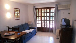 Unclassified image, 3 of 13, button - Apt. Costa SA with shared Swimming Pool (Arzachena)
