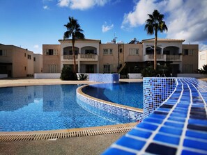 อพาร์ทเมนท์, หลายเตียง | สระว่ายน้ำ | สระว่ายน้ำในร่ม