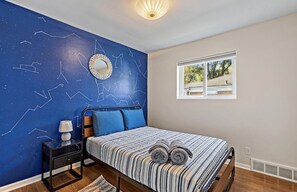 3 habitaciones, tabla de planchar con plancha, wifi y ropa de cama