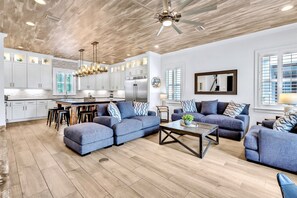 Smart TV, videojuegos, Hulu y futbolito 