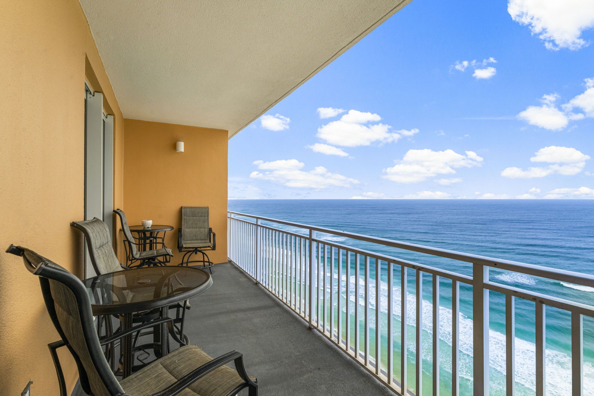 Appartement, Meerdere bedden, balkon, uitzicht op zee | Terrein van de accommodatie