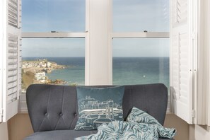 Interior - Mordros -  a house that sleeps 6 guests  in 3 bedrooms (St Ives)