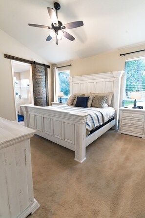 5 室のベッドルーム、アイロン / アイロン台、WiFi、ベッドシーツ