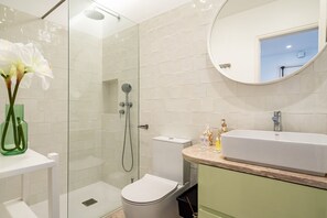 Hair dryer, towels, shampoo