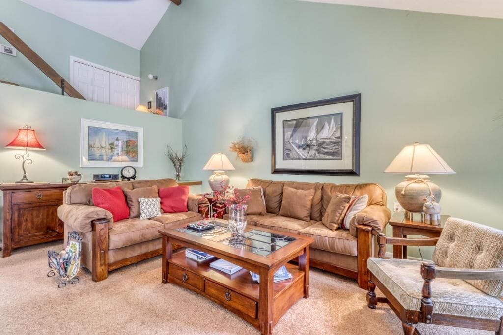 Harbor Cove condo w/ fireplace and Lake Michigan Beach!