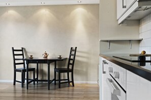 Basic Apartment | Private kitchen