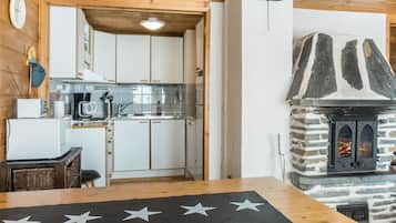 Jääkaappi, mikroaaltouuni, astianpesukone