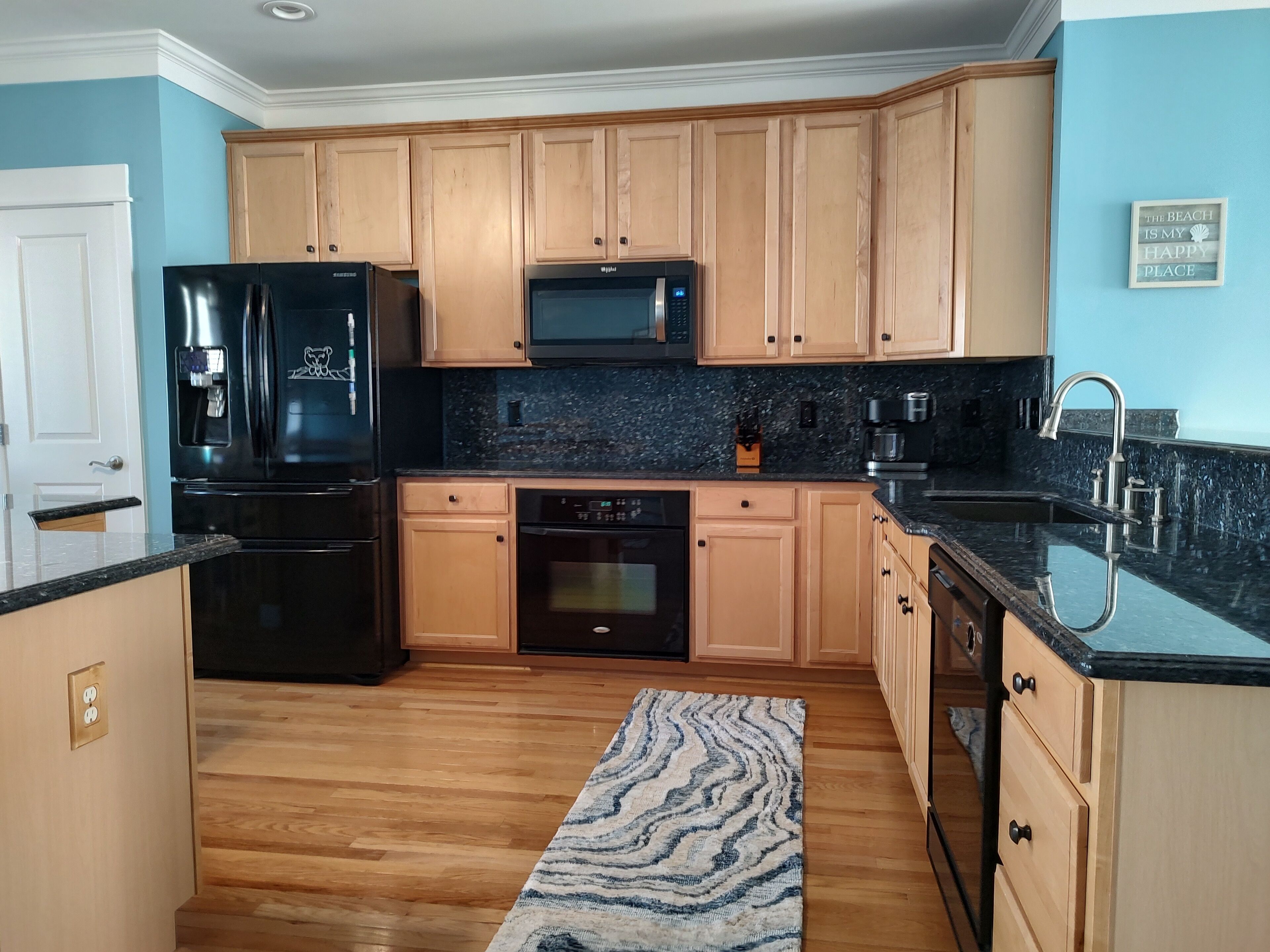 NEW LISTING Renovated 4 Bedroom Townhome West OC Pool Sleeps 10