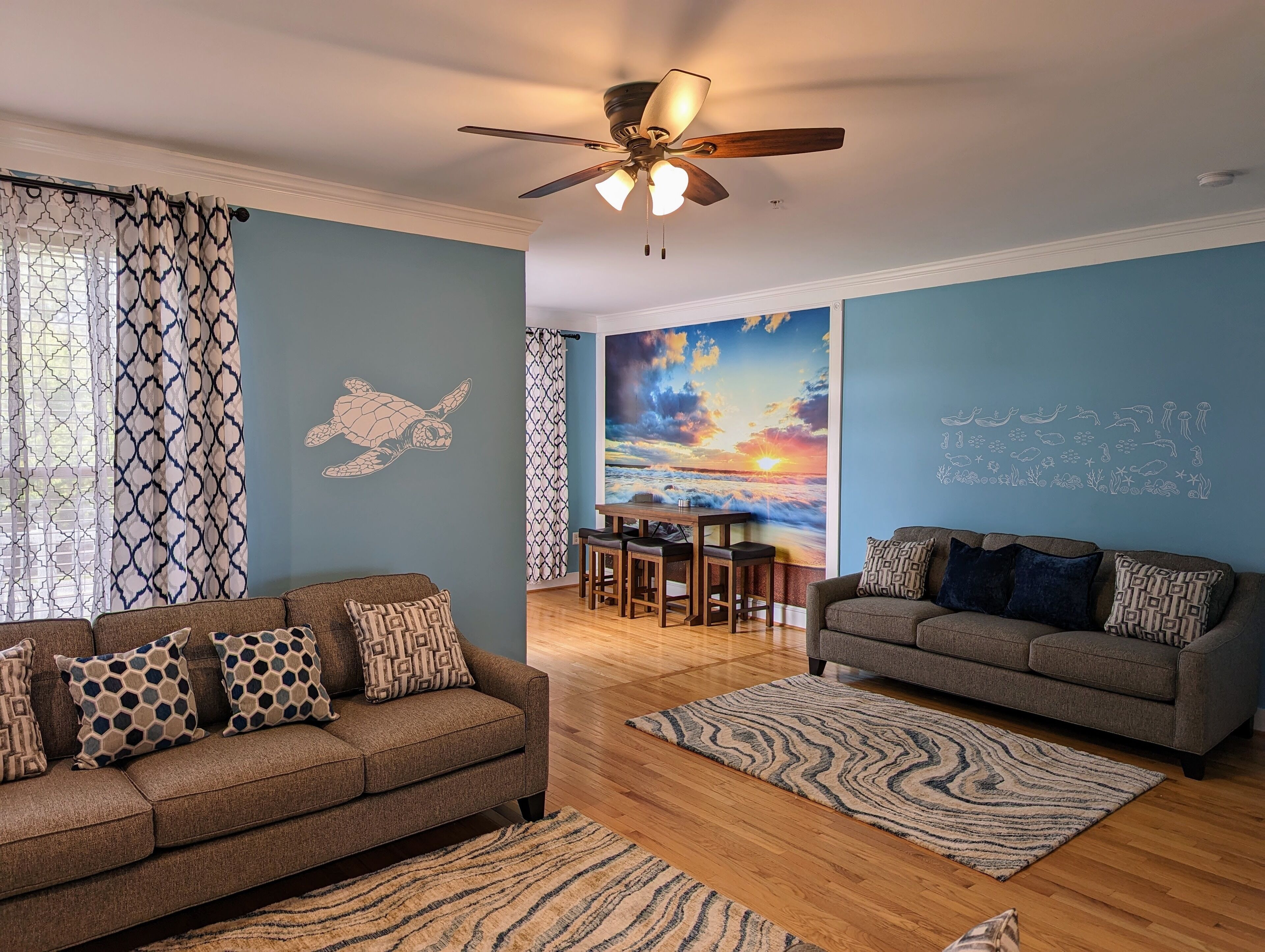 NEW LISTING Renovated 4 Bedroom Townhome West OC Pool Sleeps 10