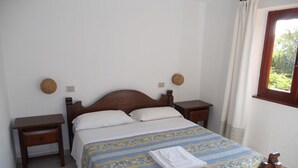 1 bedroom, in-room safe, iron/ironing board (on request), free WiFi - Apt. Costa 1A with shared Swimming Pool (Arzachena)