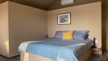 1 bedroom, individually decorated, individually furnished