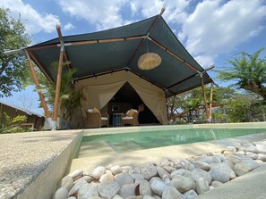 Fachada de la propiedad