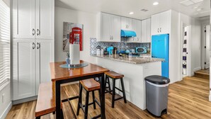 Unclassified image, 4 of 39, button - Beaver Street Chalet w/AC, Fully Fenced Yard, 3 Smart TVs, W/D, and Speedy Wi-Fi (Flagstaff)