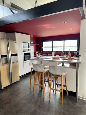 Kühlschrank, Ofen, Herdplatte, Geschirrspüler