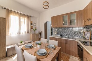 Fridge, microwave, oven, coffee/tea maker