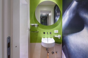 Standard Studio | Bathroom