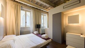 Studio Ville | Literie de qualité, couette en duvet, fer et planche à repasser