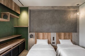 Habitación clásica con 1 cama matrimonial o 2 individuales, 2 habitaciones, para no fumadores | Camas con efecto memoria y artículos del minibar gratis 