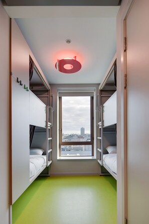 Decoración personalizada, muebles diferentes y wifi gratis 