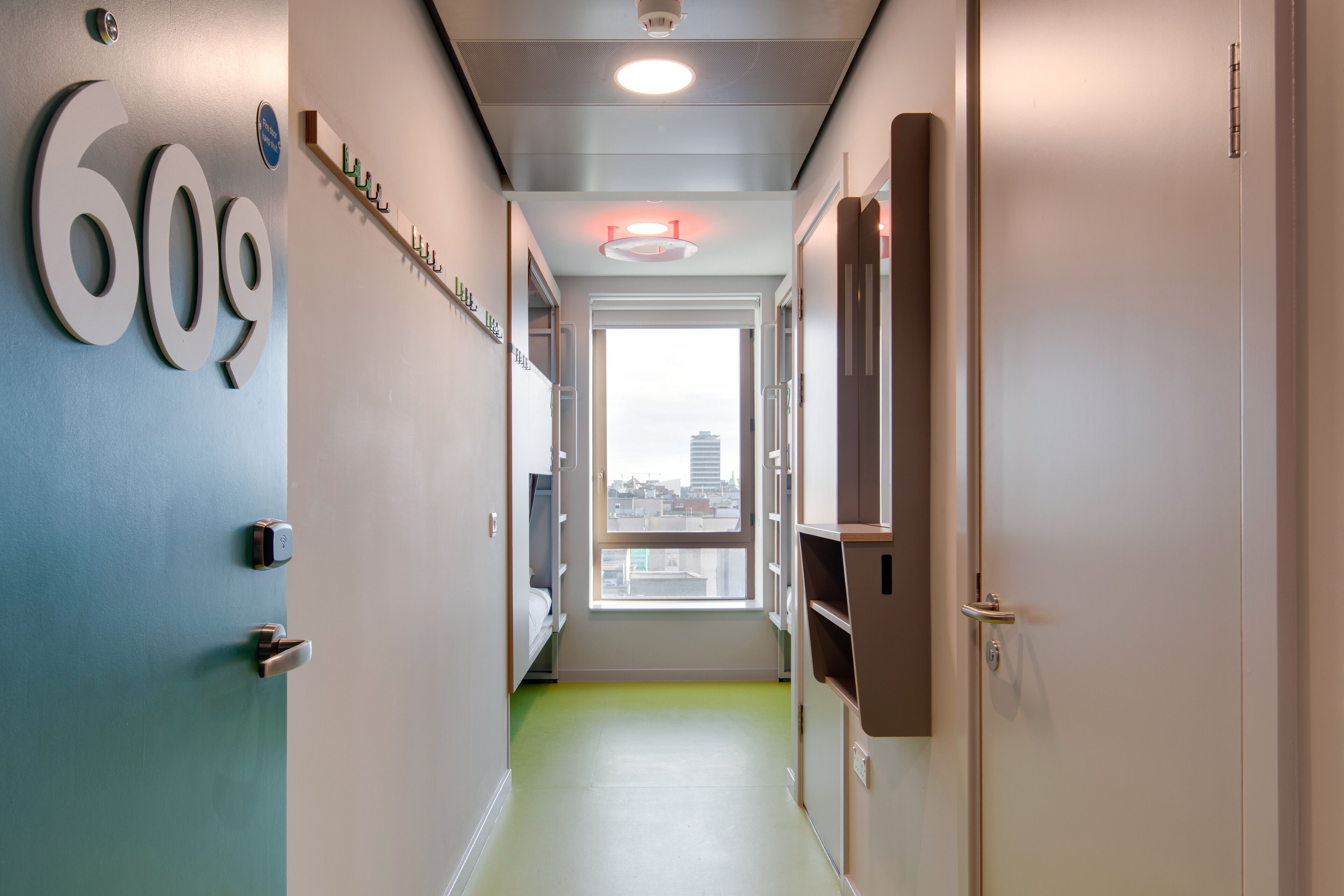 Photo - Clink i Lár