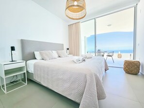 2 bedrooms, iron/ironing board, free WiFi - Amazing sea views Stupa hills (Benalmádena)