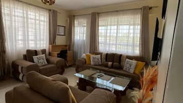 Apartment, 2 Bedrooms | Bathroom | Shower, rainfall showerhead, free toiletries, slippers