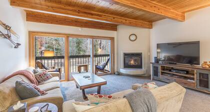 Riverside D3 | Skiing, River Views & Trails at Your Door