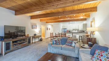 Télévision, cheminée