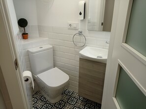 淋浴设施、毛巾