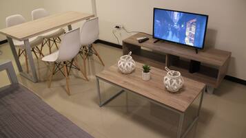 City Apartment | Living area