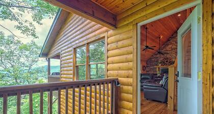 Stunning Log Cabin w/ Mtn. Views min. from Downtown Clayton, GA! Dog Friendly