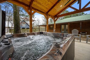 Terrace/patio - Pinot Noir 3 bedroom cabin (BROKEN BOW)