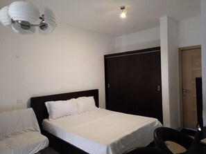 1 Schlafzimmer, Bügeleisen/Bügelbrett, WLAN, Bettwäsche