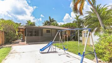 House, 3 Bedrooms | Exterior