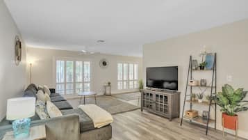 House, 3 Bedrooms | Living area