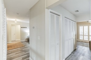 Interior - Miabella Of Hollywood 3 Bedroom Home by RedAwning (Hollywood)