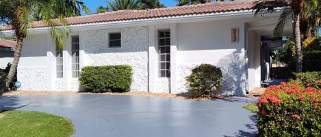 House, 3 Bedrooms | Exterior