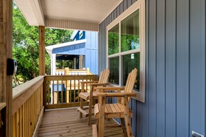 Property grounds - House in the Village, close to food and beaches! (Dauphin Island)