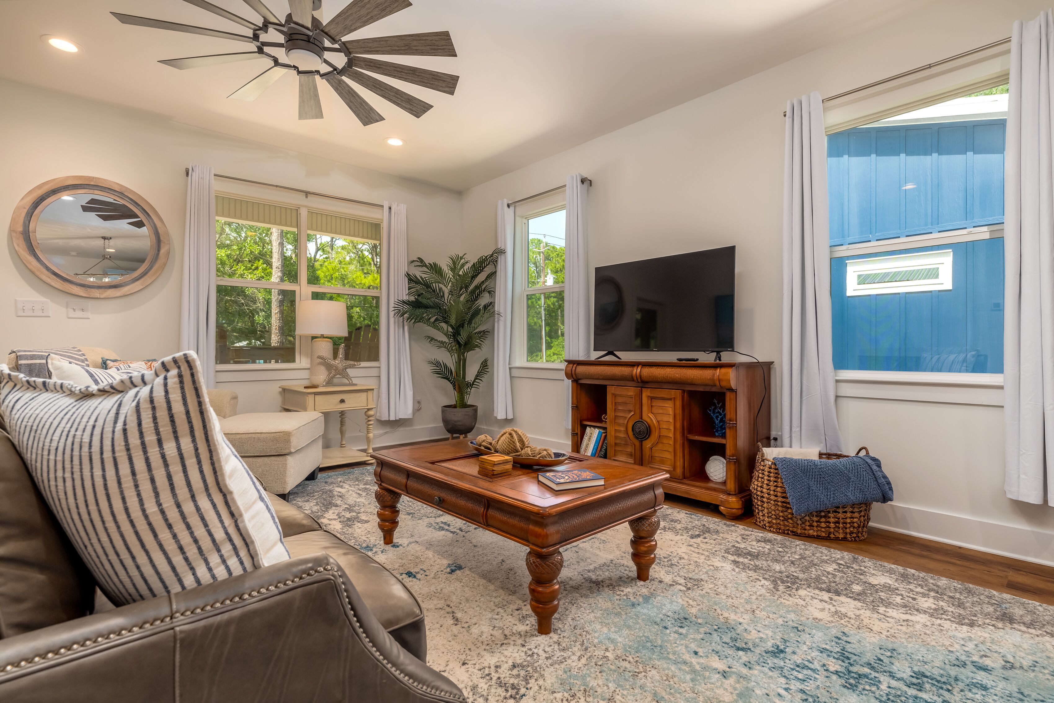 House in the Village, close to food and beaches!