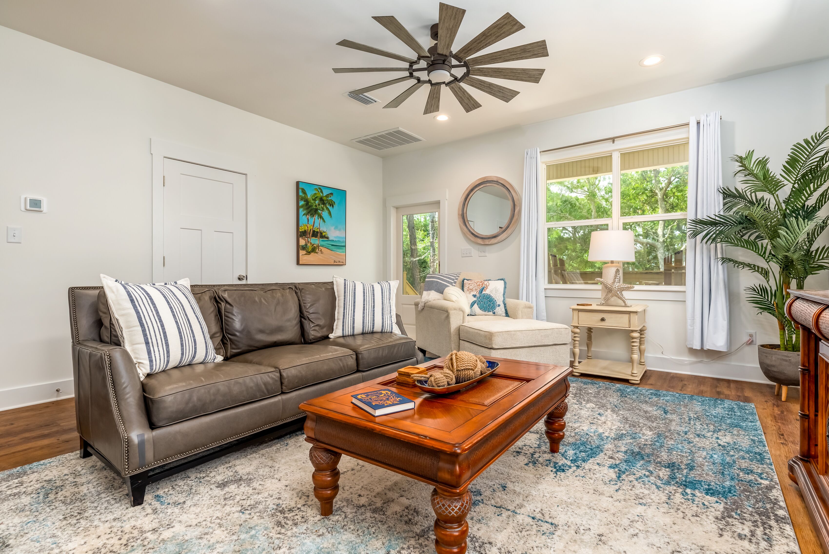 House in the Village, close to food and beaches!