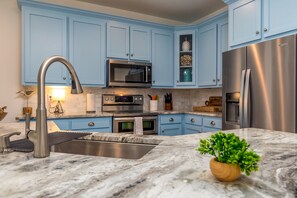 Fridge, microwave, coffee/tea maker, toaster - House in the Village, close to food and beaches! (Dauphin Island)